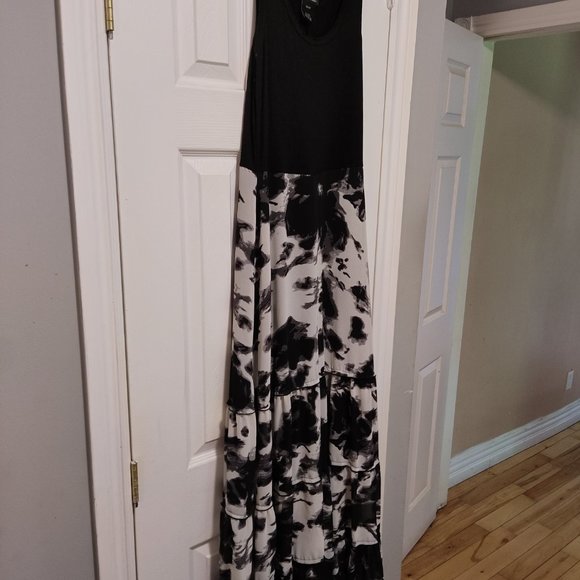 Alison Sheri full length XS sleeveless dress. - Picture 2 of 6